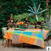 LuxurytableczGarnier-Thiebaut-MILLE-INDIA-Festival-Ubrus-180-X-180-cm-4580-K